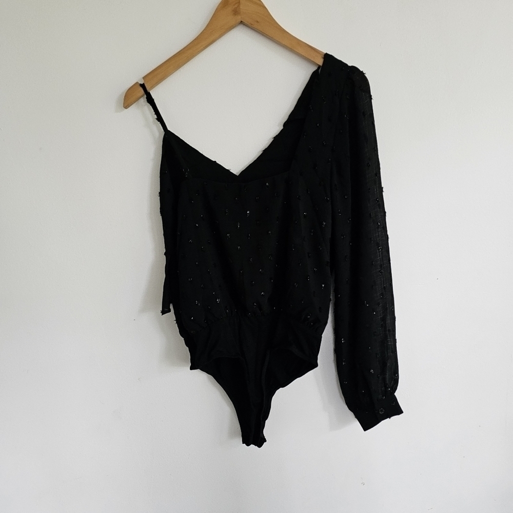 Lulu's "Picking Sides" Swiss Dot One Shoulder Bodysuit - Picture 8 of 12